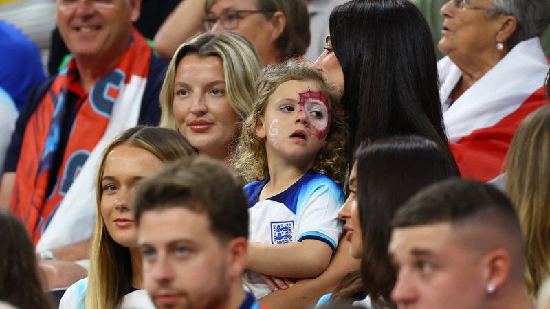 Katar'da İngiliz taraftarları alkol yasağı durdurdu