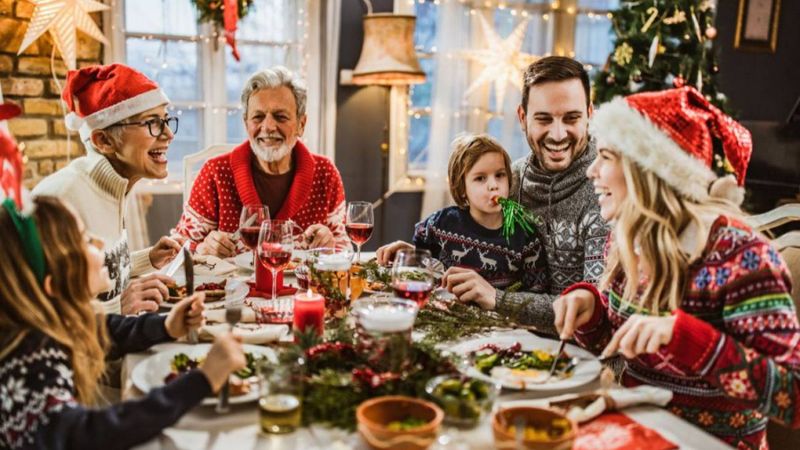 Yılbaşı gecenizi renklendirmeye hazır mısınız? Bu önerilerle unutulmaz bir yılbaşı gecesi yaşayacaksınız!