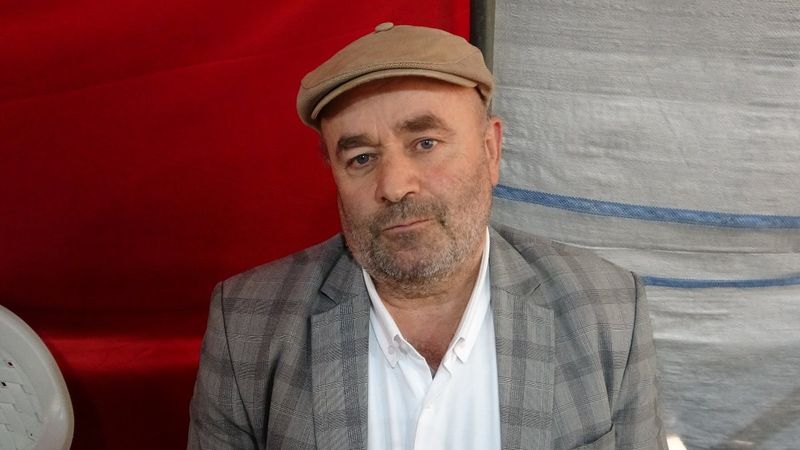 Evlat nöbetindeki baba: Kendi evlatlarını ölüme göndersinler