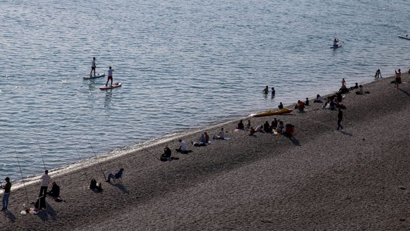 Antalya'da deniz suyu sıcaklığı, hava sıcaklığını geçti