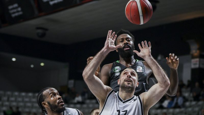 Beşiktaş, Darüşşafaka'yı mağlup etti