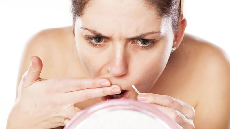 Güzellik salonlarına para dökmeyin! İstenmeyen tüylere bu 3 yöntemle “elveda” deyin…