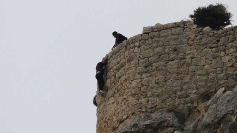 Adana'da gezmeye çıkan genç kalede mahsur kaldı 