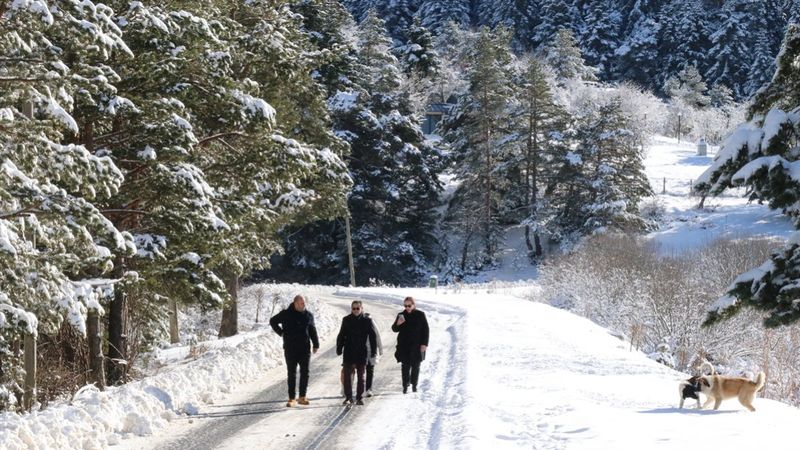 Abant'ta kar 30 santimetre oldu