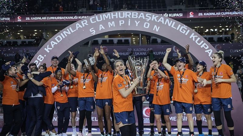 Cumhurbaşkanlığı Kupası'nın sahibi ÇBK Mersin Yenişehir Belediyesi