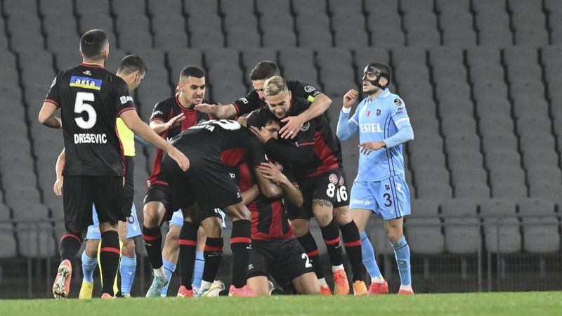 Fatih Karagümrük, Trabzonspor'u farklı geçti