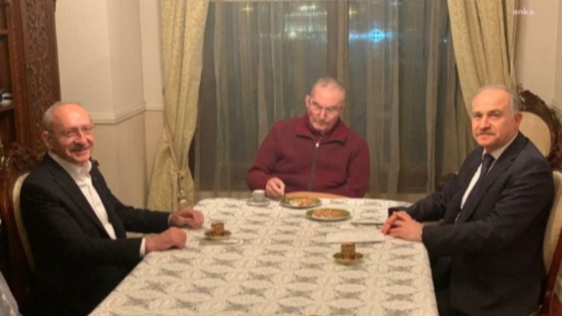 Kılıçdaroğlu, Deniz Baykal'ı evinde ziyaret etti