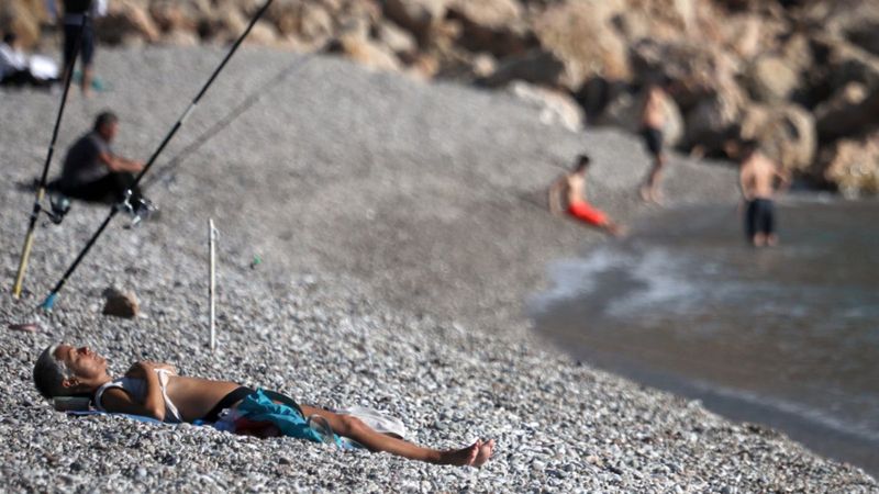 Antalya'da yılın son gününde denize girdiler