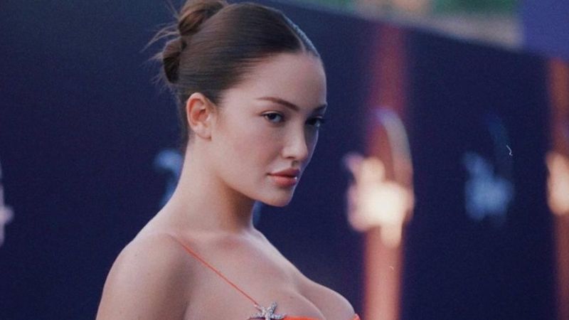 Danla Bilic bornozlu paylaşımıyla yaktı geçti! 'Güzelliğin halis mi'