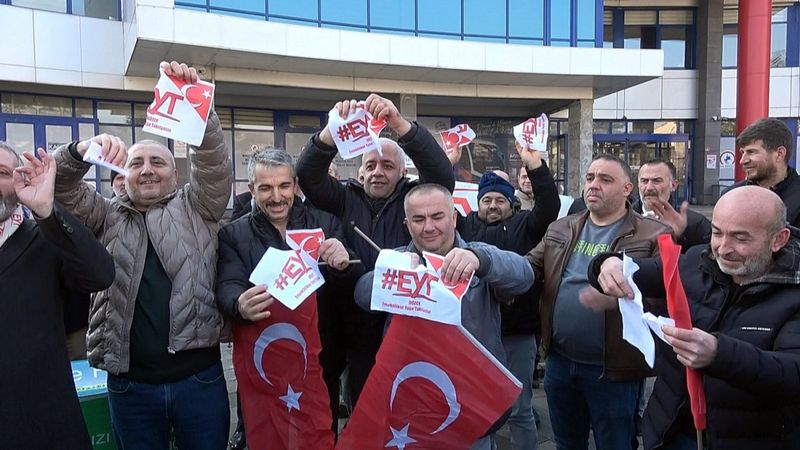 Düzce'de EYT'liler bu kez kutlama için buluştu