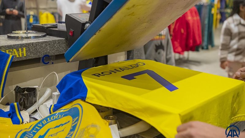 Cristiano Ronaldo'nun formaları satışa çıktı