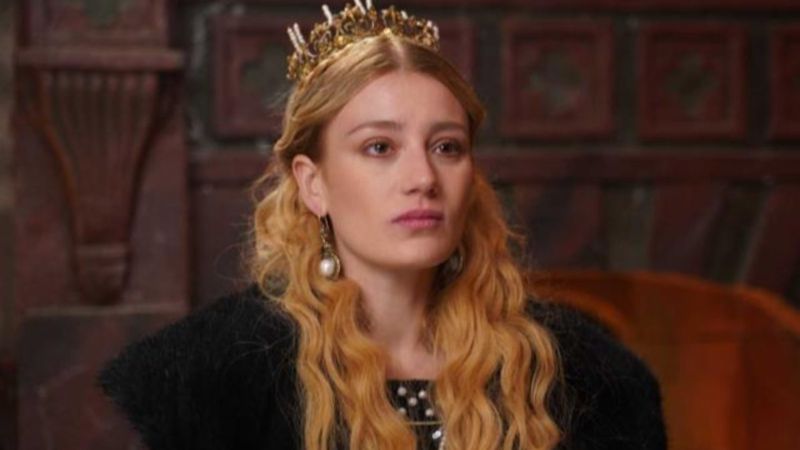 Alparslan'ın Evdokya'sı yatağa girdi, file çorabıyla uzandı...'Selam prenses'