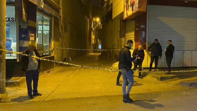 Diyarbakır'da evine giderken kurşunların hedefi oldu