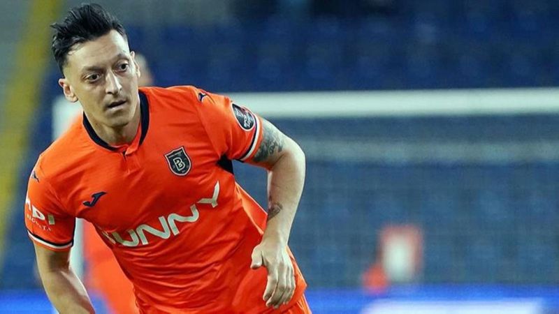 Mesut Özil Suudi Arabistan'a gidiyor