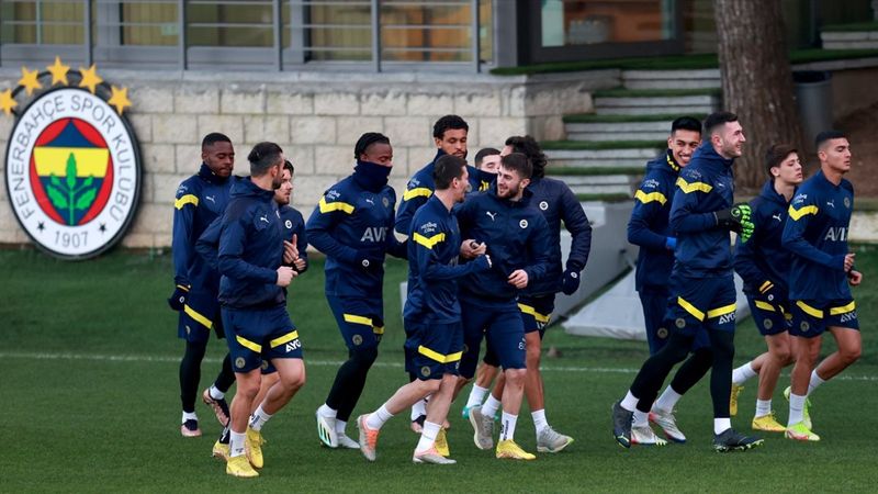 Fenerbahçe, derbi hazırlıklarını sürdürüyor