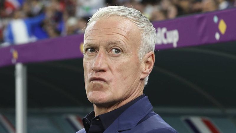 Fransa'da Deschamps ile yola devam kararı