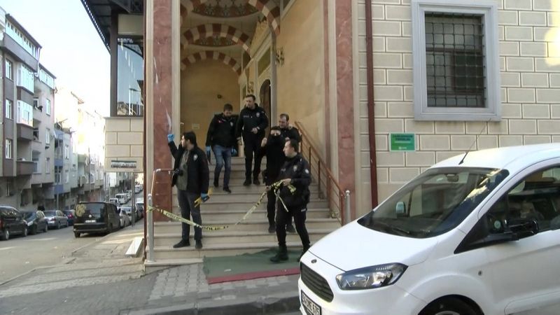 Gaziosmanpaşa'da namaz kılan adam silahla vuruldu