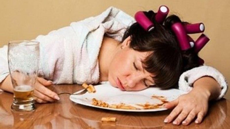 Yemekten sonra uykunuz geliyorsa sebebi o olabilir! Önemsiz gibi sanılıyor ama...