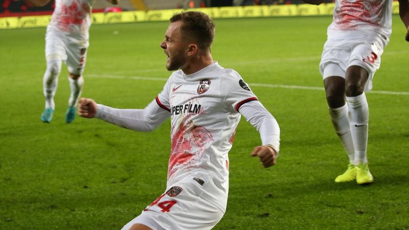 Alexandru Maxim, 36 maç sonra takımını yalnız bıraktı