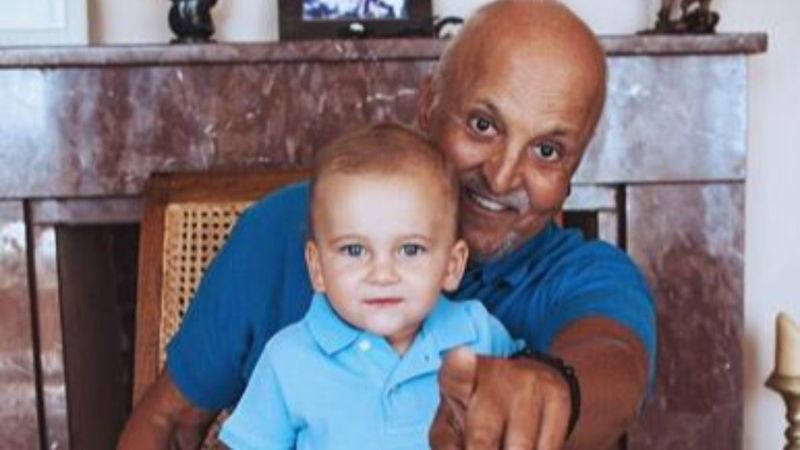 Sanki yaşıyor...Mehmet Ali Birand'ın oğlunu gören bakakaldı! Pes dedirten benzerlik...