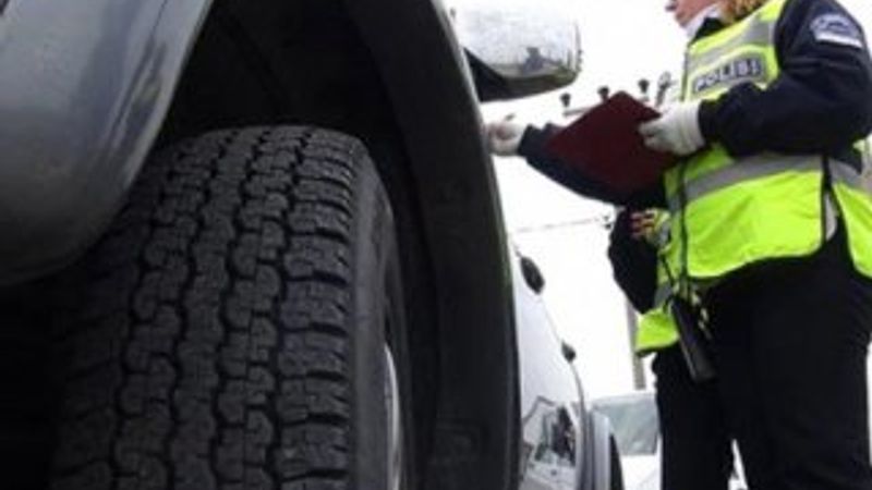 1462 sürücüye kış lastiği ihlali cezası verildi