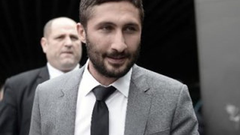 Sabri Sarıoğlu dükkanı kapattı