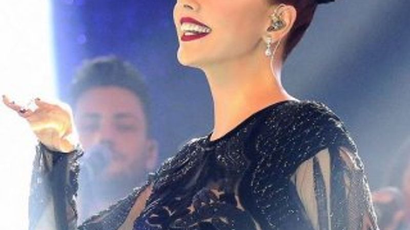 Ebru Gündeş son kez uyarıldı