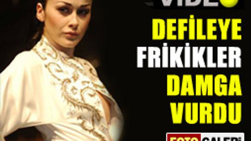 Defileye frikikler damga vurdu