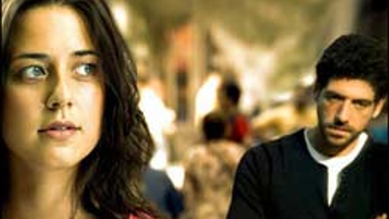 Issız Adam EŞCİNSEL Mİ