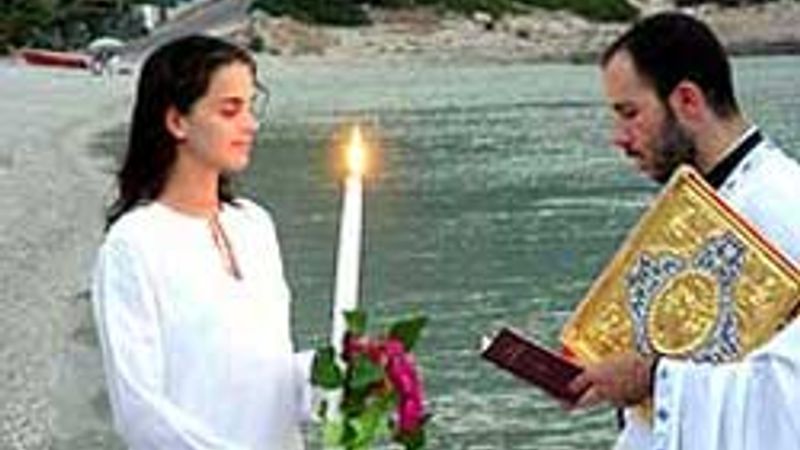 Tuğçe tekrar Müslüman oldu-VİDEO