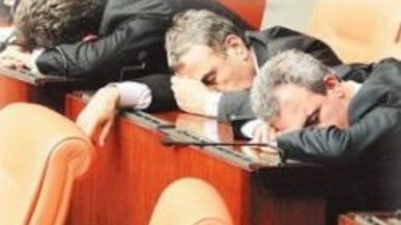 Erdoğan'dan uyuyan vekillere: Üzerlerini örtün üşümesinler