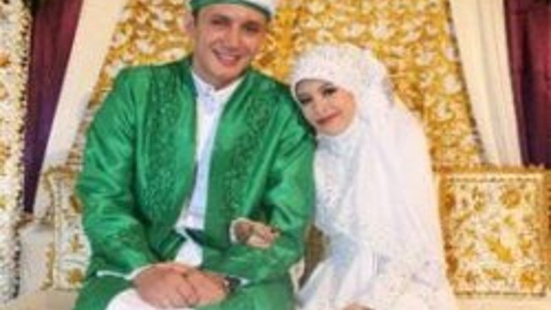 Endonezya'da Türk öğretmene ilginç düğün