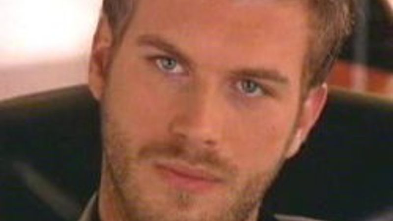 Kıvanç Tatlıtuğ'dan yeni dizi