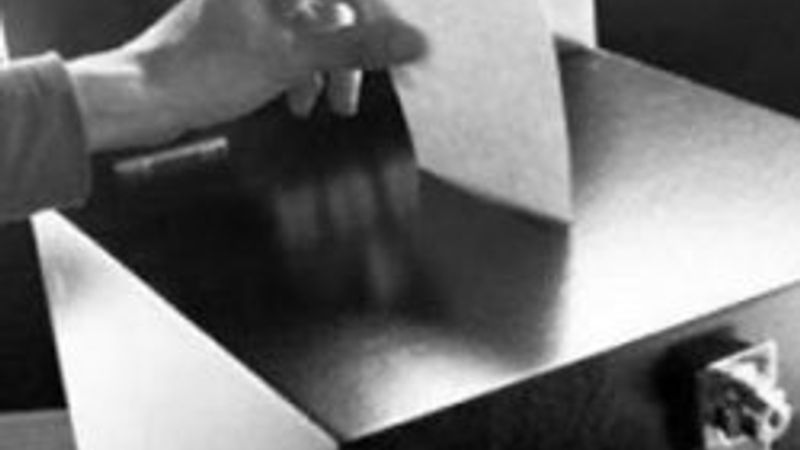 Erdoğan'ın masasındaki son anket