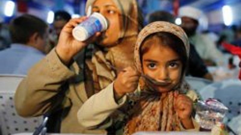 Orucu ne bozar ne bozmaz