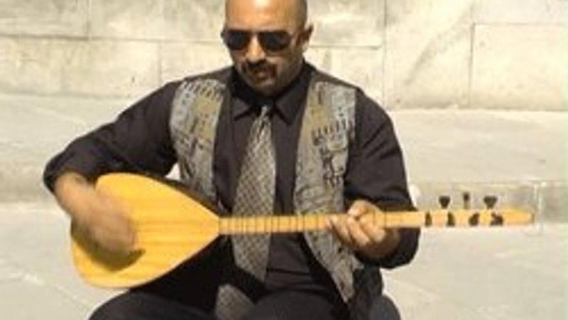 Ülkücü türkücüden EVET türküsü