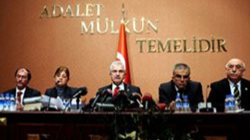 HSYK istifaları şov mu