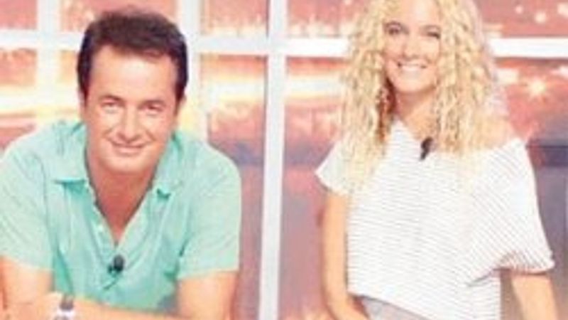 Hanzade Acun'un sunucusu oldu - Vide izle