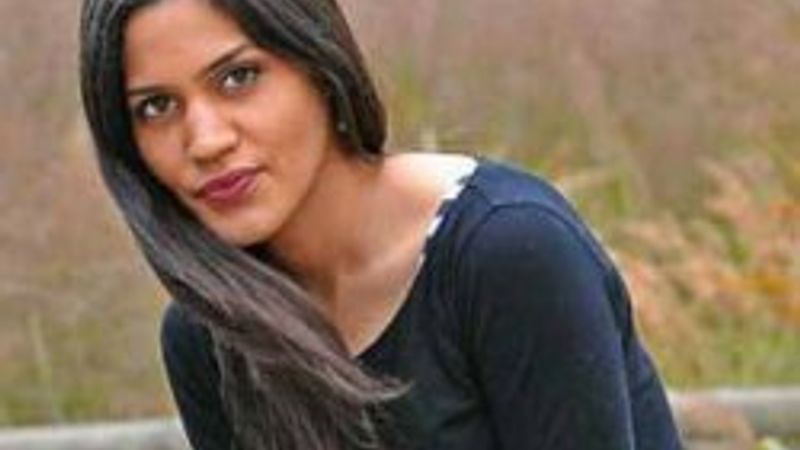 Türk kızı Almanlara seks yapmayı öğretiyor