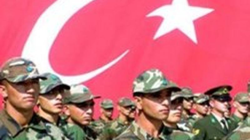 65 bin askerin görevi garsonluk