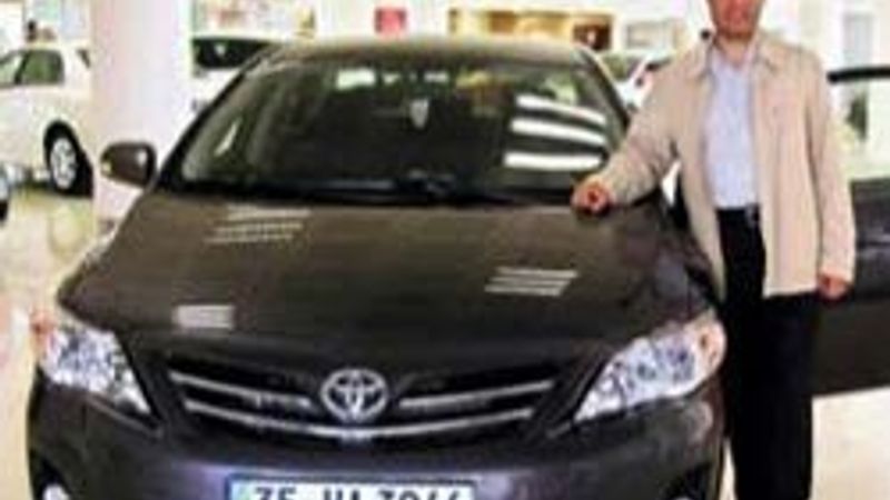 Sıfır arabaya far cezası