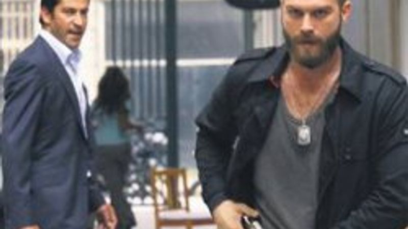 Kıvanç Tatlıtuğ Ezel'e mi dönecek