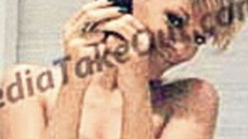 Rihanna'nın çıplak pozu internette