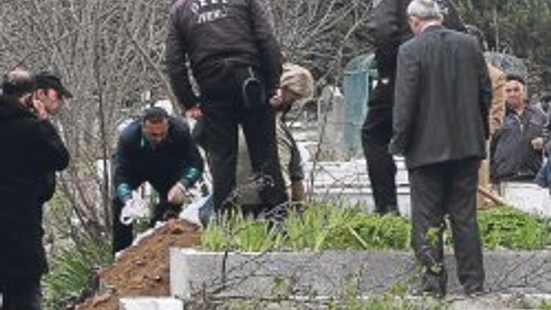 Eczacıbaşı'nın mezarı açıldı