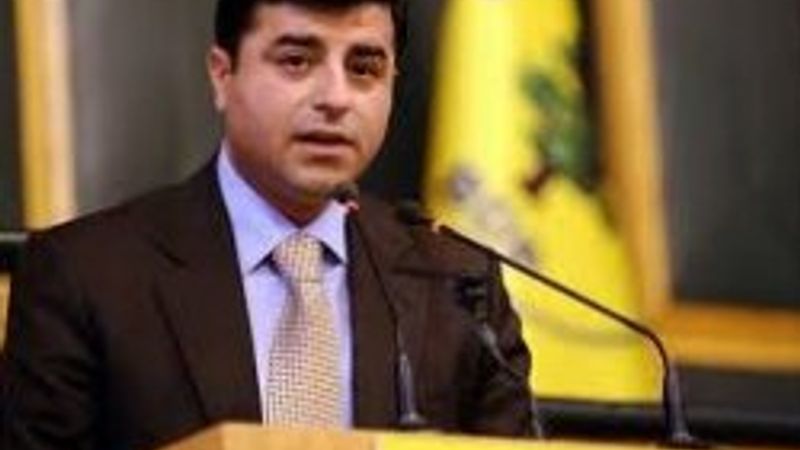 Demirtaş BDP grubunda Kürtçe konuştu