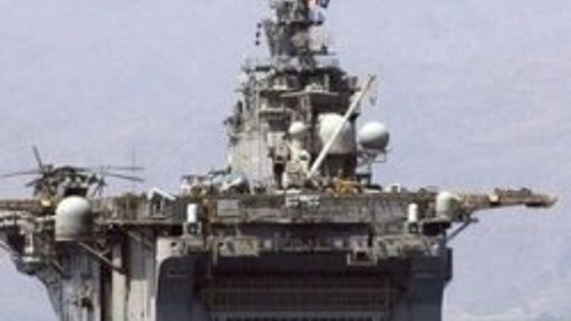 Amerikan savaş gemisi Libya yolunda