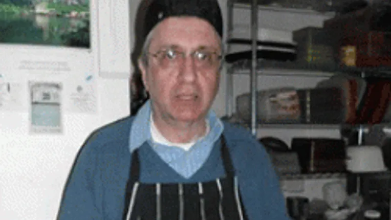 Engin Civan ABD'de nalbur oldu