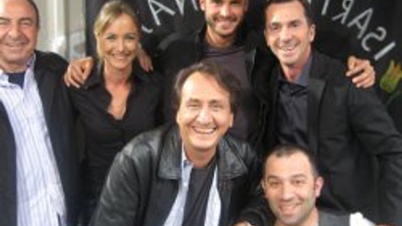 Arka Sokaklar'da sürpriz ayrılık - İzle