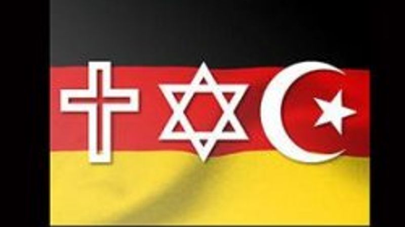 Hem cami hem kilise hem de sinagog