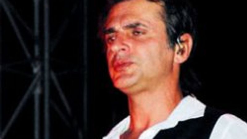 Teoman müziği bıraktığını açıkladı